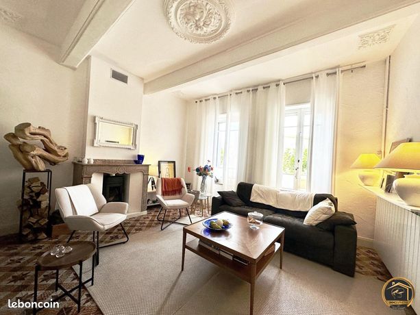 Maison 9 pièces 240 m²