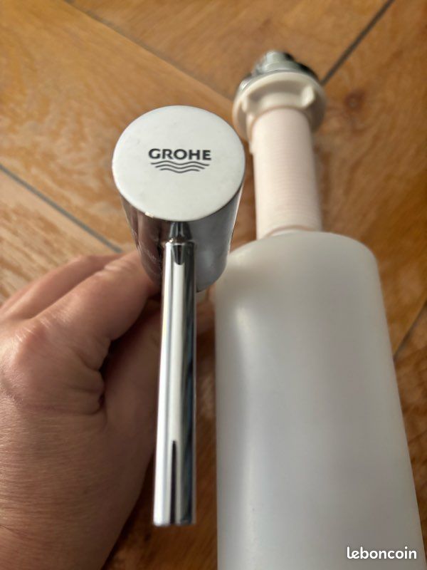 Distributeur de savon encastrable GROHE (image 1)