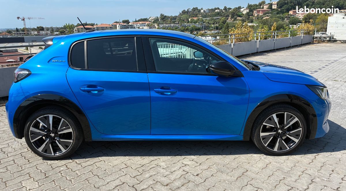 PEUGEOT 208 GENERATION-I 1.5 BLUEHDI 100ch - GT LINE - START-STOP (image 15)