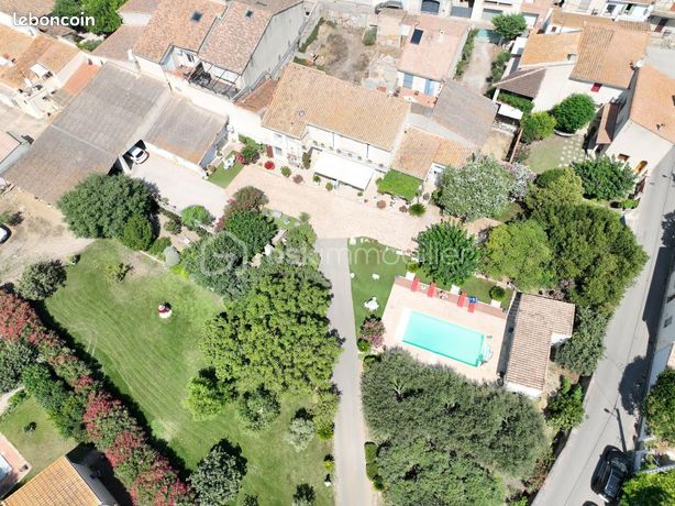Maison 9 pièces 300 m²
