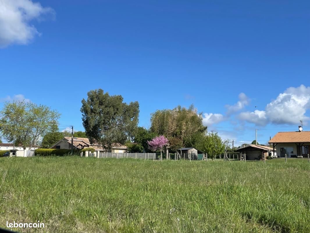 Terrain 550 m² Blaye · 30 000 €
