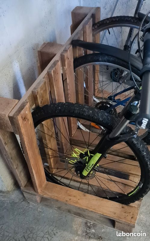 Vertical Range Velo Palette Bicycle Range Velo Palette Bois Porte