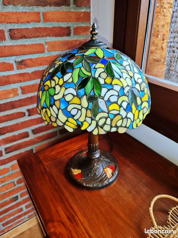 Lampe Tiffany d’auteur signée (1993/1997) – Base sculpturale exceptionnelle (image 9)