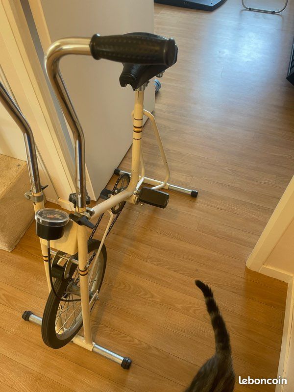 Vélo d’appartement (image 1)