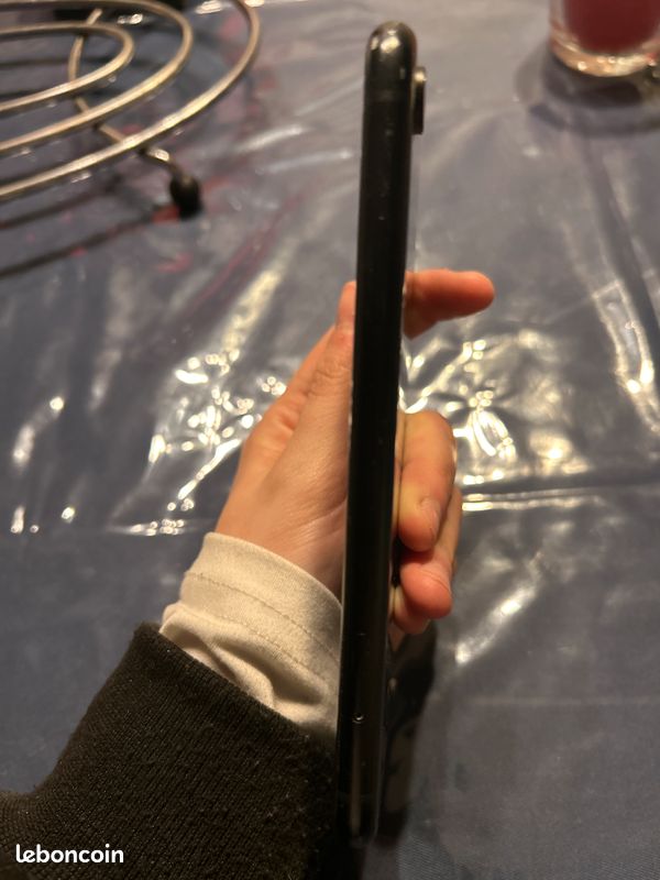 IPhone XR (image 2)