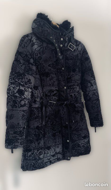 Manteau Desigual Femme Taille 40 (L) - Noir Doublé - Style Gilet Manches Courtes - Occasion Très Bon état