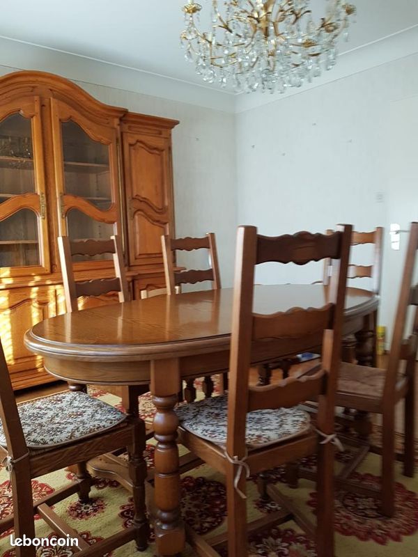 Bibliothèque + table (image 1)