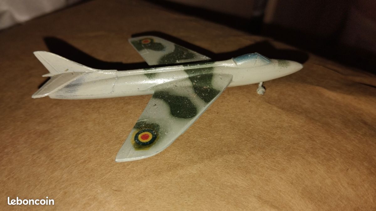 Solido 1/150 Hawker Hunter A – BE128 – Modèle Quasi Neuf