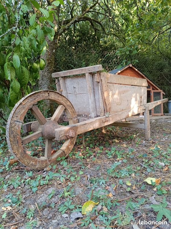 Ancienne brouette (image 1)