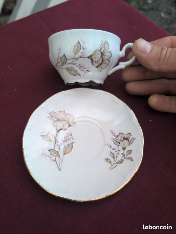 Ensemble à Café Porcelaine Tognana Italie. 4 Tasses 4 Soucoupes 1