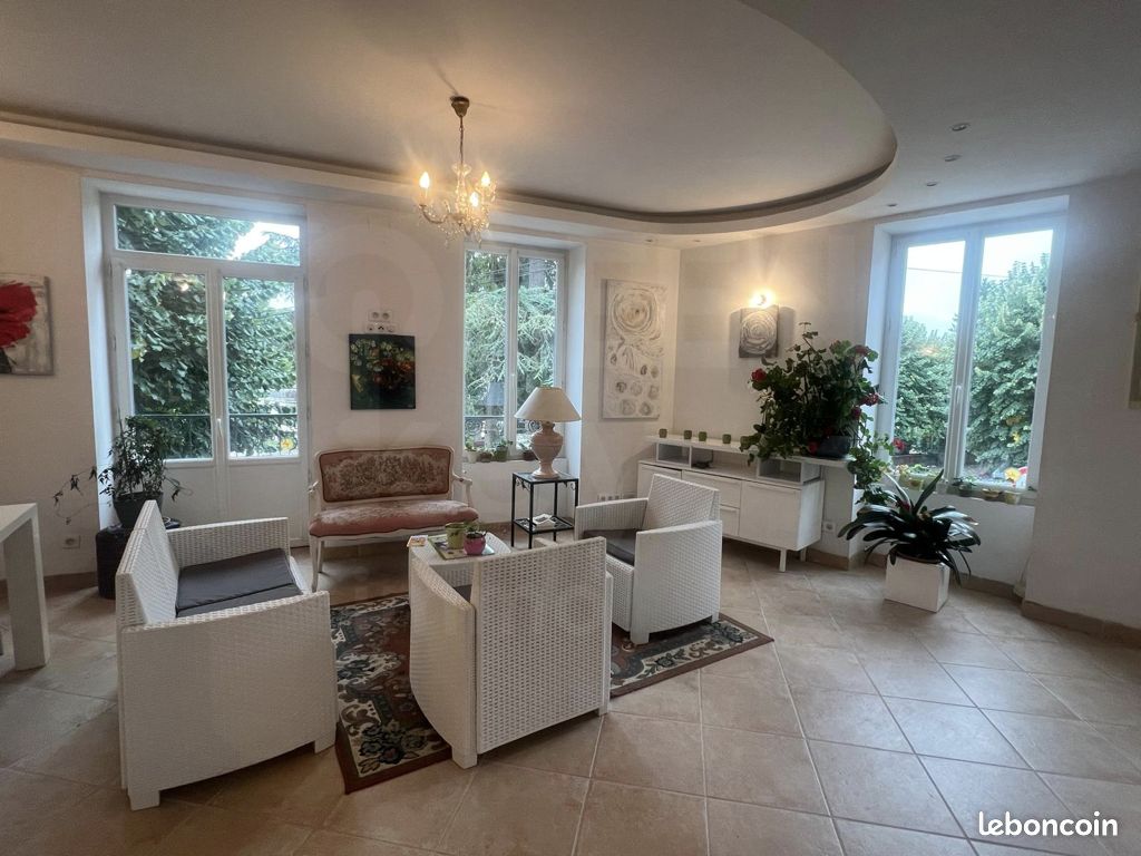 Maison 8 pièces 232 m² · à Clamecy · 232 m² · 129 600 €