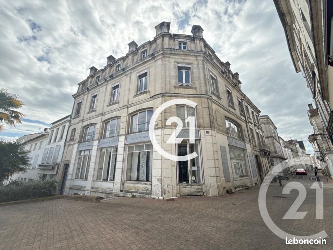 Maison 23 pièces 486 m² · à Jarnac · 486 m² · 395 000 €