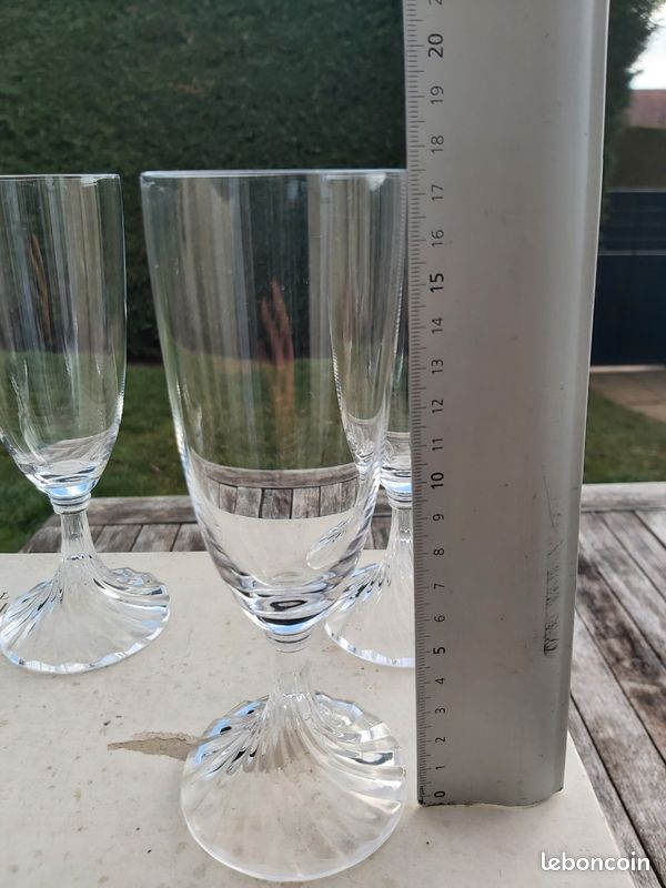 Six verres à vin n°4 Beauharnais par Lalique