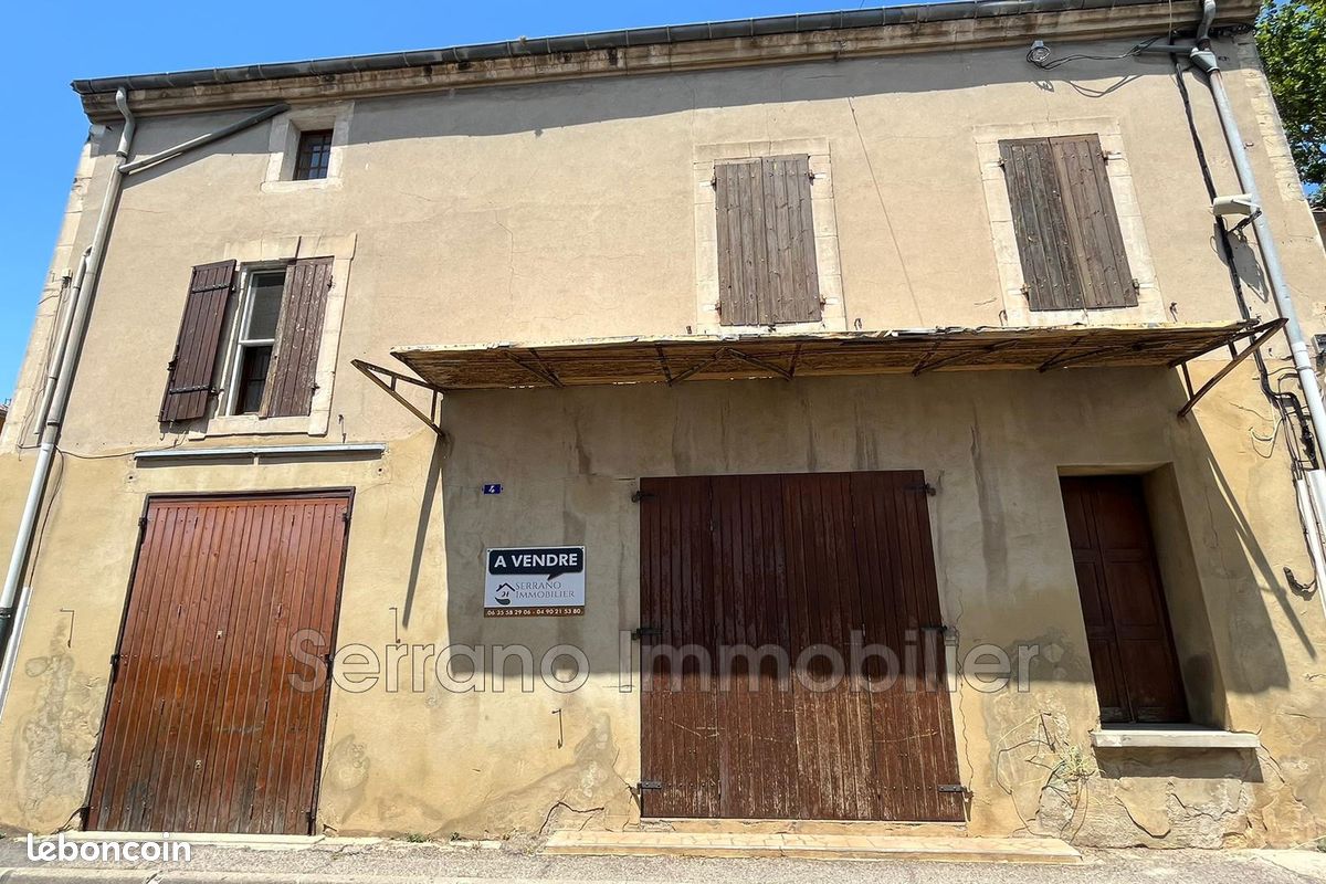 Maison 10 pièces 340 m² · à Rognonas · 340 m² · 450 000 €