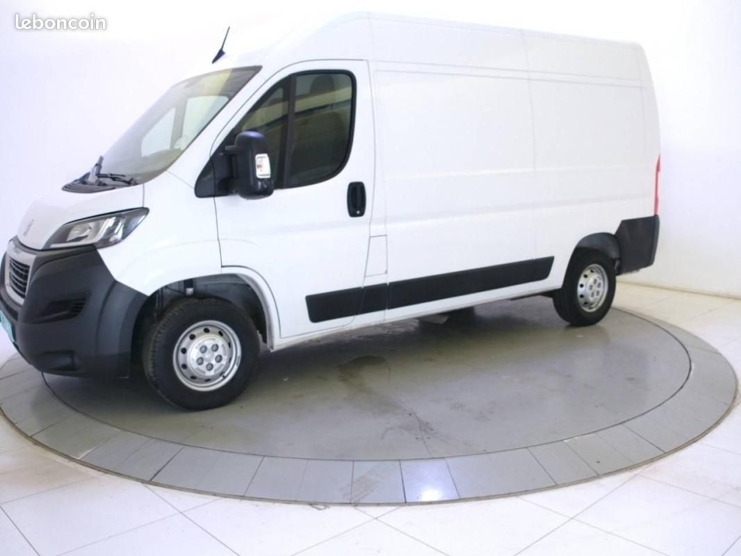 Peugeot Boxer FOURGON TOLE 3.3 T L2H2 BLUEHDI 120 S&S BVM6 (image 1)