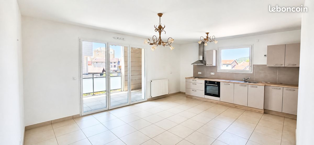 Appartement 2 pièces 55 m² · à Bourgoin-Jallieu · 55 m² · 180 000 €