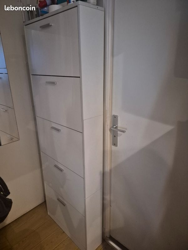 Bonjour, je vends un meuble á chauss (image 1)