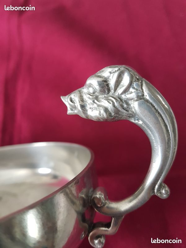 coupe papier ancien avec un manche de tampon, poinçons têtes de sanglier coupe papier ancien avec un manche de tampon, poinçons têtes de sanglier