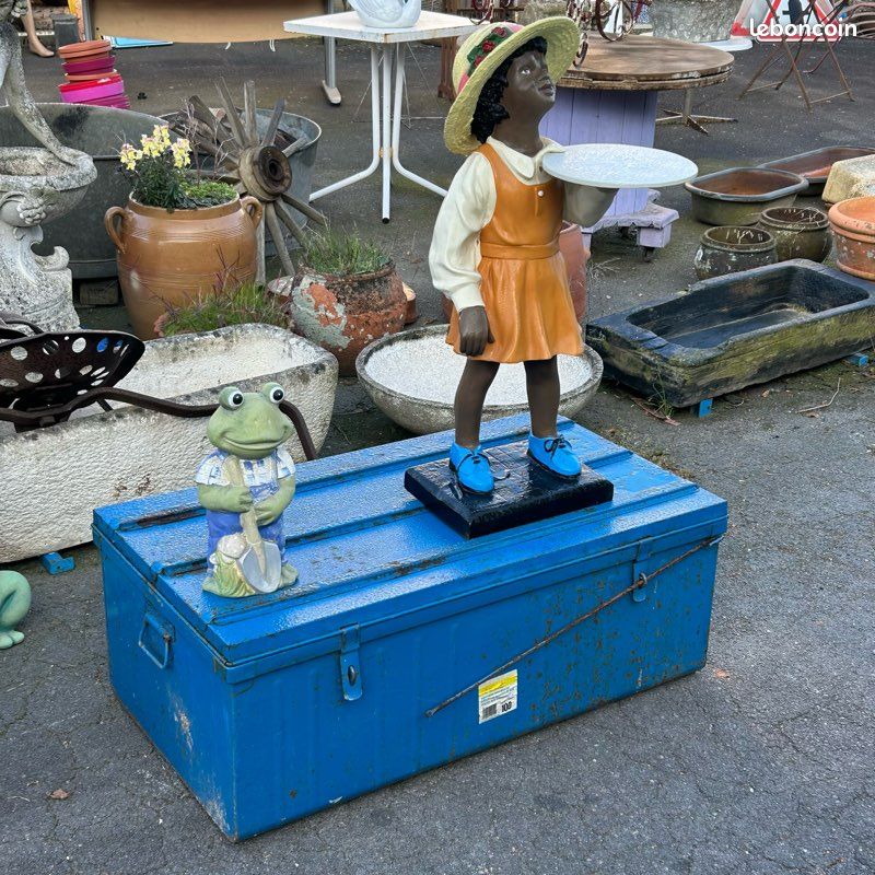 Statue sculpture d’une petite fille, tenant un plateau (image 2)