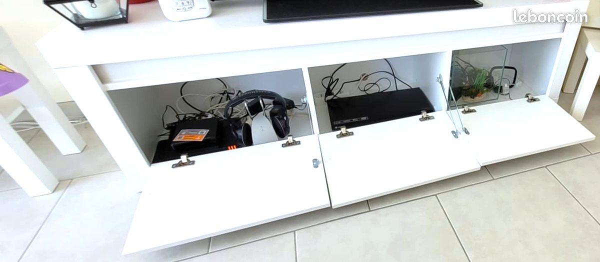 Meuble TV avec éclairage LED (image 3)