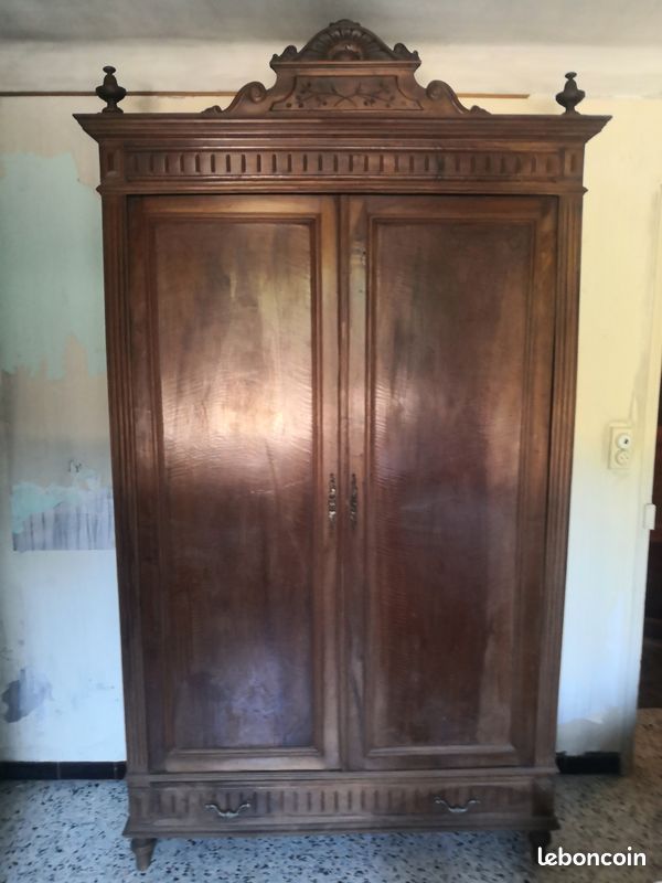 Armoire ancienne en bois (image 1)