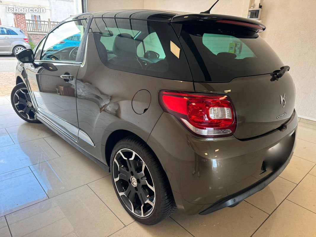 Citroen ds3 1.6 thp 155 ch finition ultra prestige full options 2012 139650 kms suivi citroen (image 4)