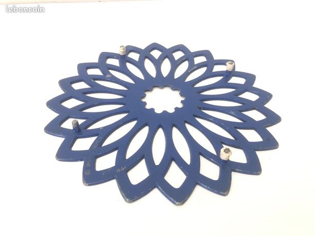Dessous de plat en merisier, motif rosace mandala, Fabricati