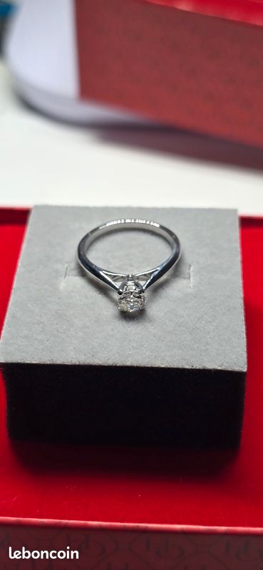 Bague Or 18 Carats Jaune Sertie De Diamants (0.21 Ct) - Poids 2.39g - Occasion Cocktail
