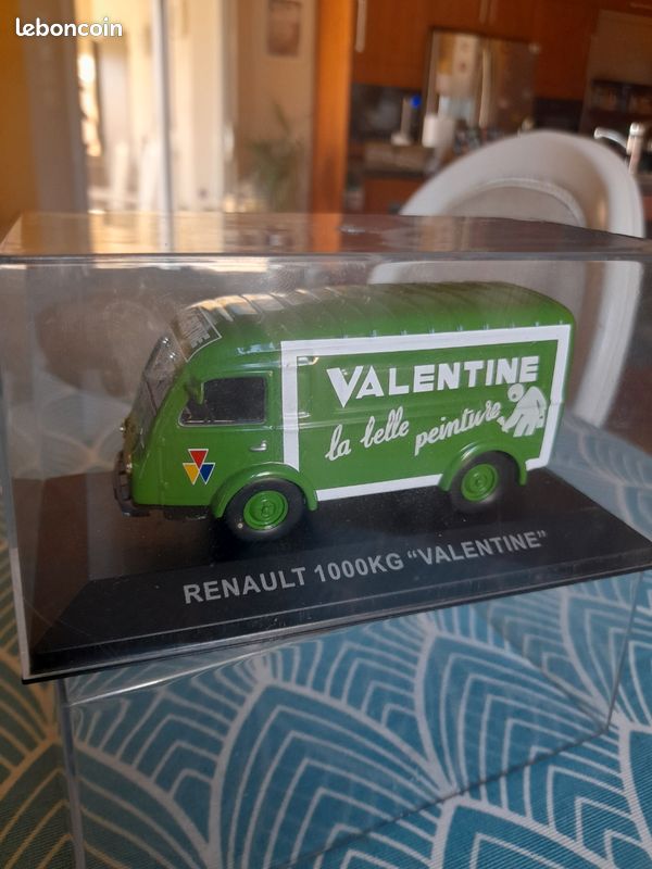 Q931 GITANES CIJ 1/100 MICRO MINIATURE METAL RENAULT 1000kg VERT AVEC BOITE