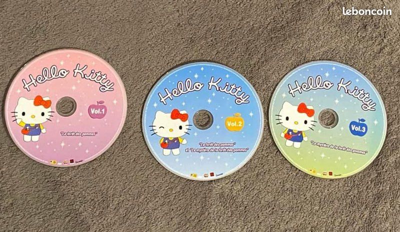 Range DVD Hello Kitty en velours Avec 3 DVD (image 4)