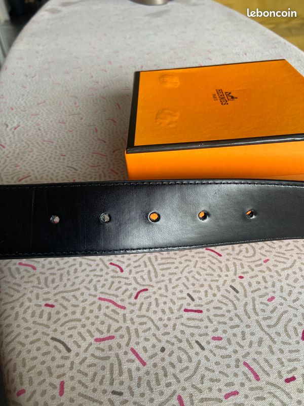 Ceinture HERMÈS Authentique En Cuir Noir Avec Boucle H Dorée - Taille 70 Cm - Occasion Très Bon État