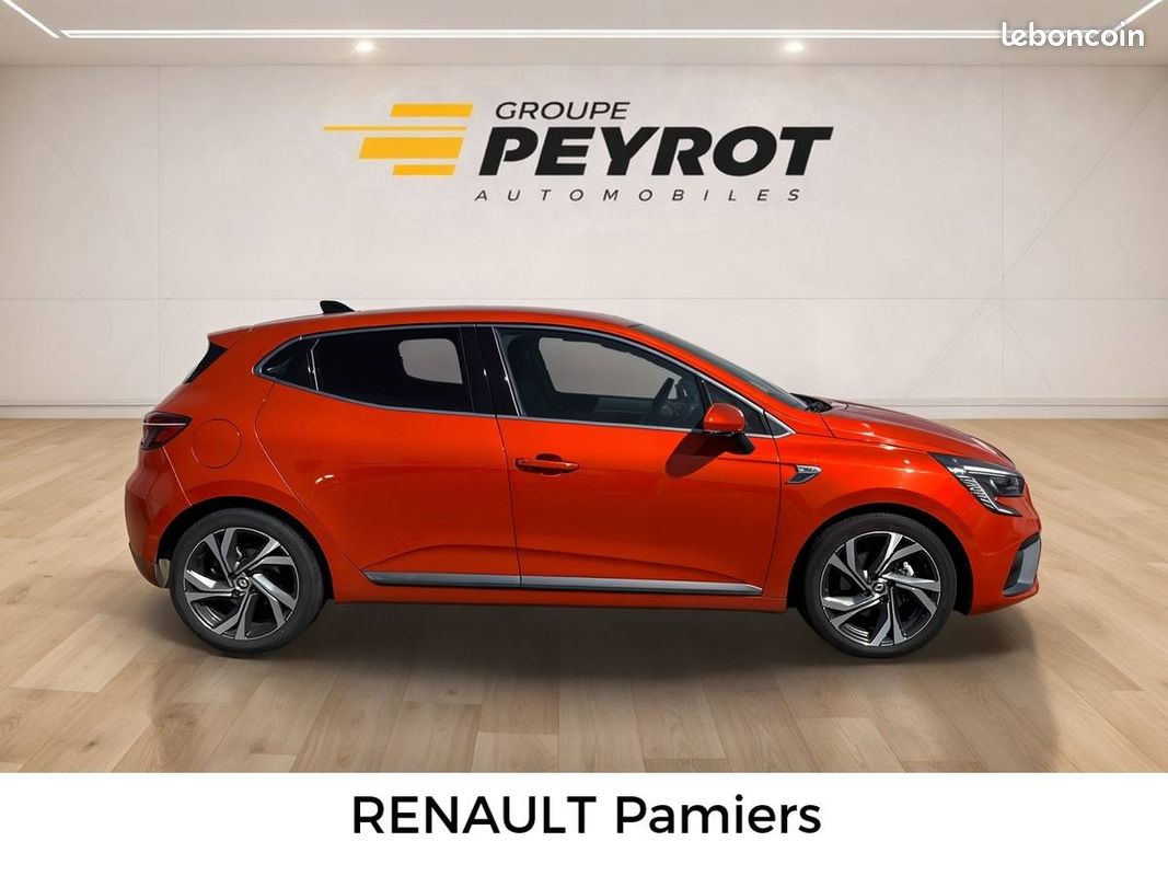 RENAULT Clio E-Tech hybride 145 RS Line (image 8)