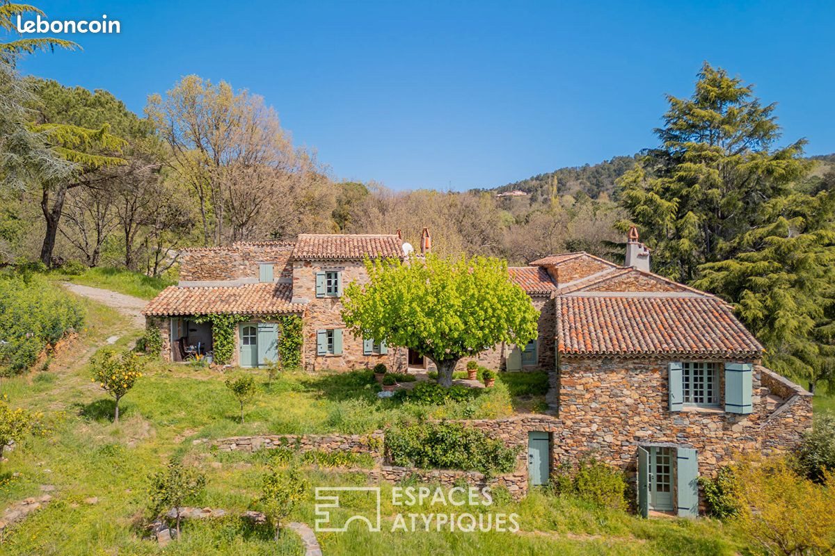 Maison 12 pièces 410 m² · à La Garde-Freinet · 410 m² · 2 790 000 €