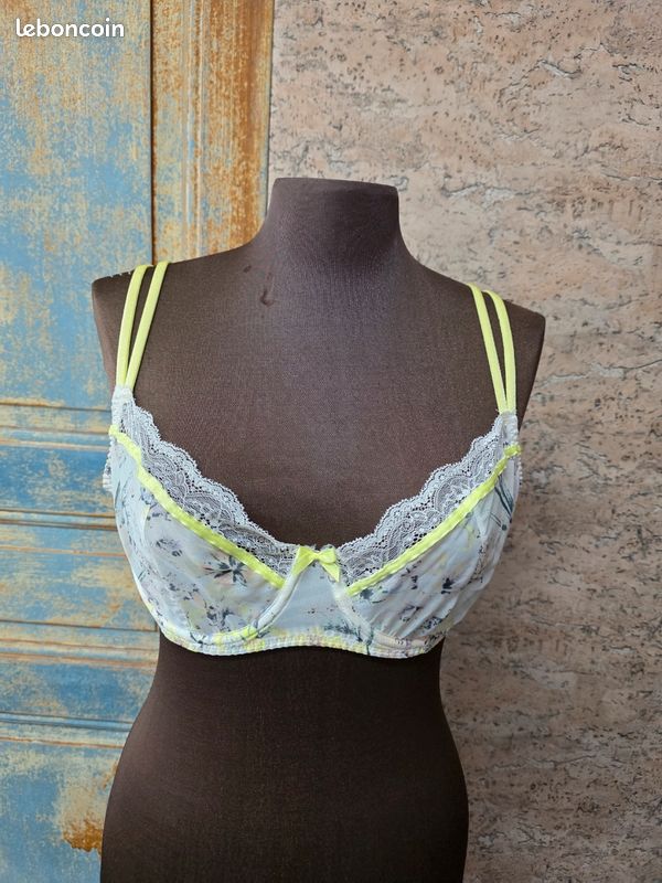 ✨ Soutien-gorge H&M Taille 80D Élégance et Confort ✨ Vêtements