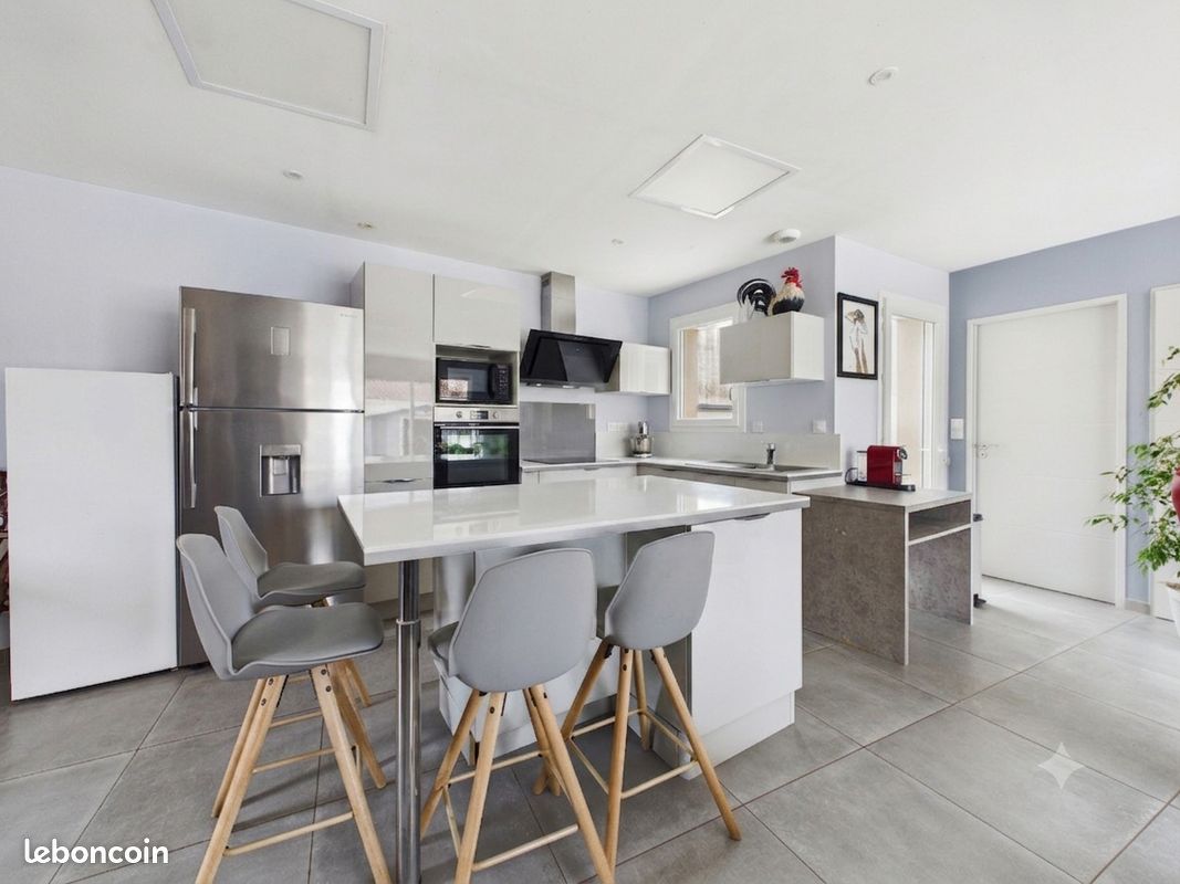 Maison 6 pièces 120 m² · à Fontenay-le-Comte · 120 m² · 204 000 €