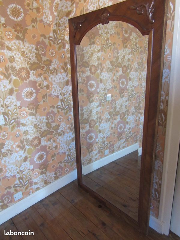 Porte bonnetière en noyer avec miroir (image 2)