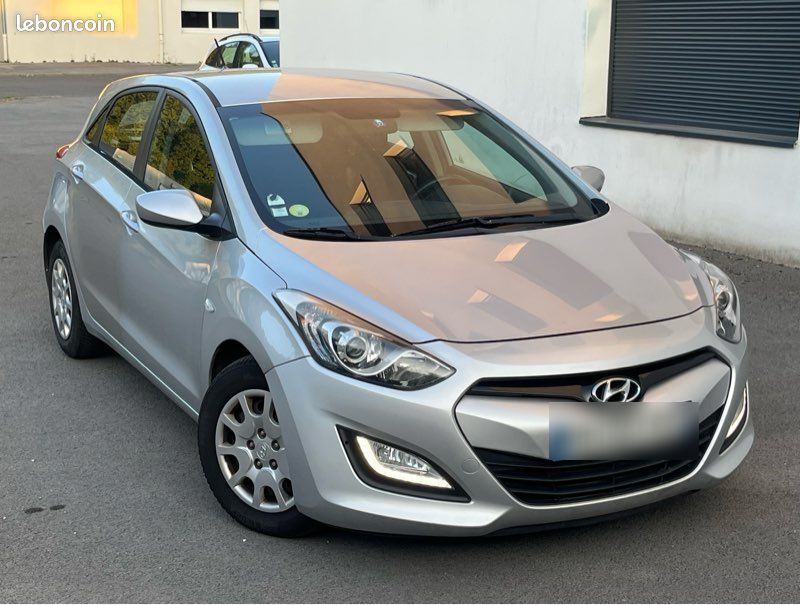 Hyundai i30 crdi 90ch ct ok (image 1)