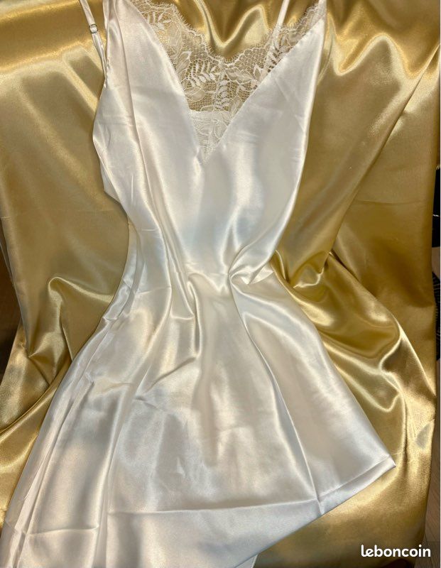 Nuisette en satin personnalisé (image 5)