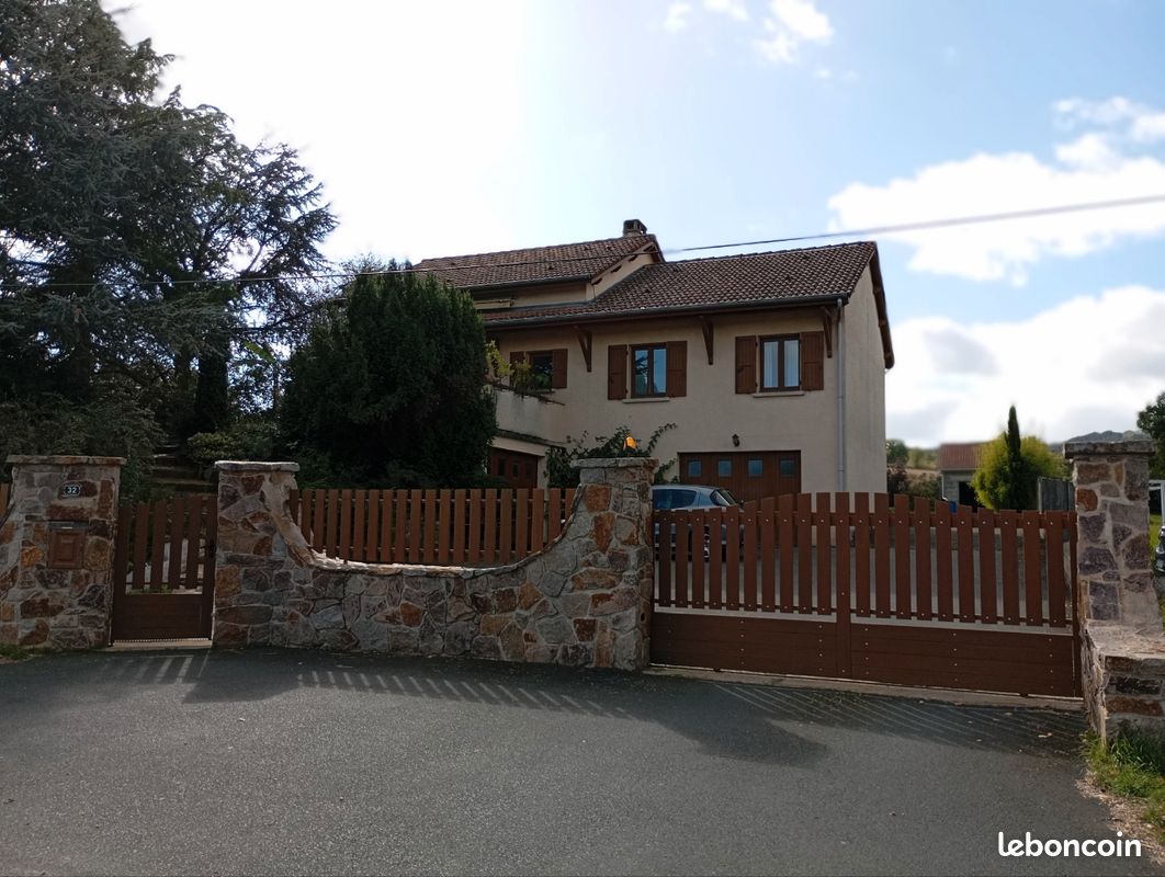 Maison 6 pièces 150 m² · à Bas-en-Basset · 150 m² · 270 000 €