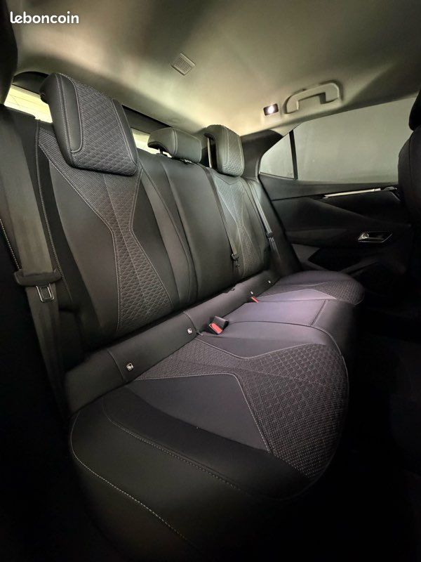 Garantie 12 mois DS 4 Turbo 130 ch EAT8 Trocadéro / CarPlay - Android / Éclairage d’ambiance multicolore / Caméra / Keyless / Attelage / Affichage Tête Haute / Moteur Garantie 10 ans (image 3)