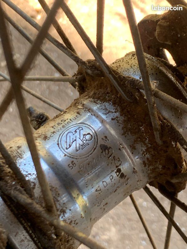 Peugeot Vélo 1910 | Poids : 11.8 Kg Cadre : tubes cylindriqu