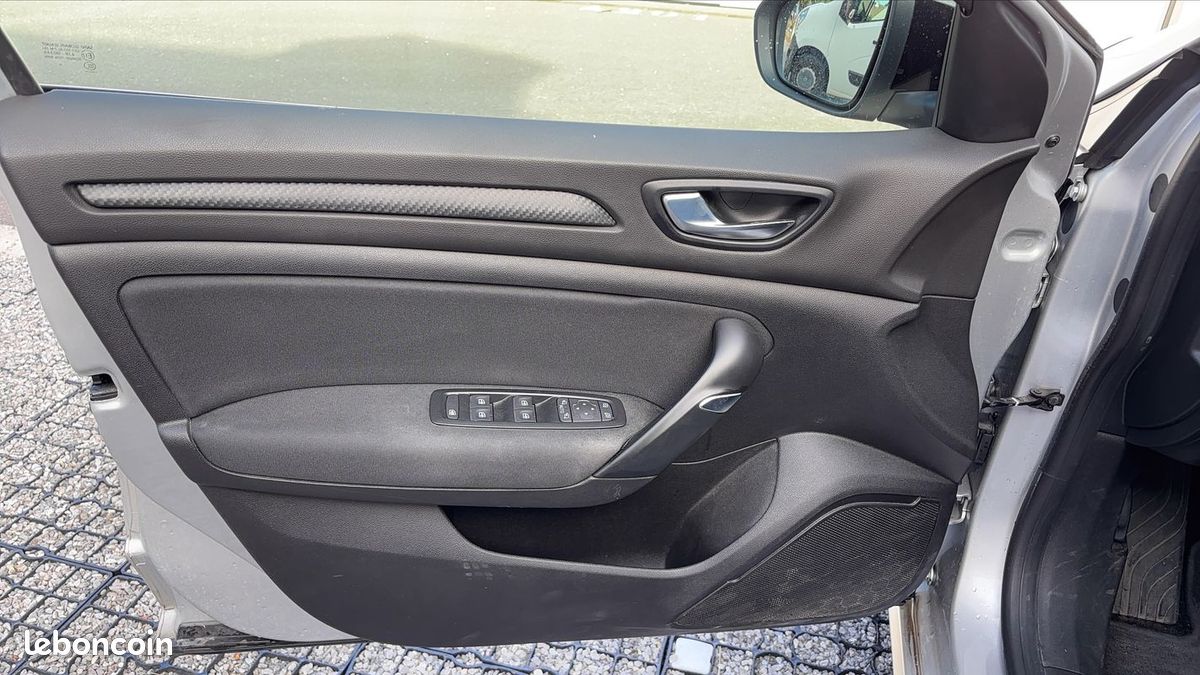 Renault Mégane 1.3 Tce 115 Limited (image 7)