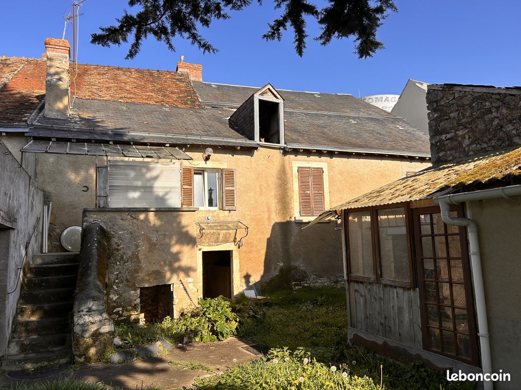 Maison 6 pièces 81 m² · à Saint-Marcel · 81 m² · 24 000 €