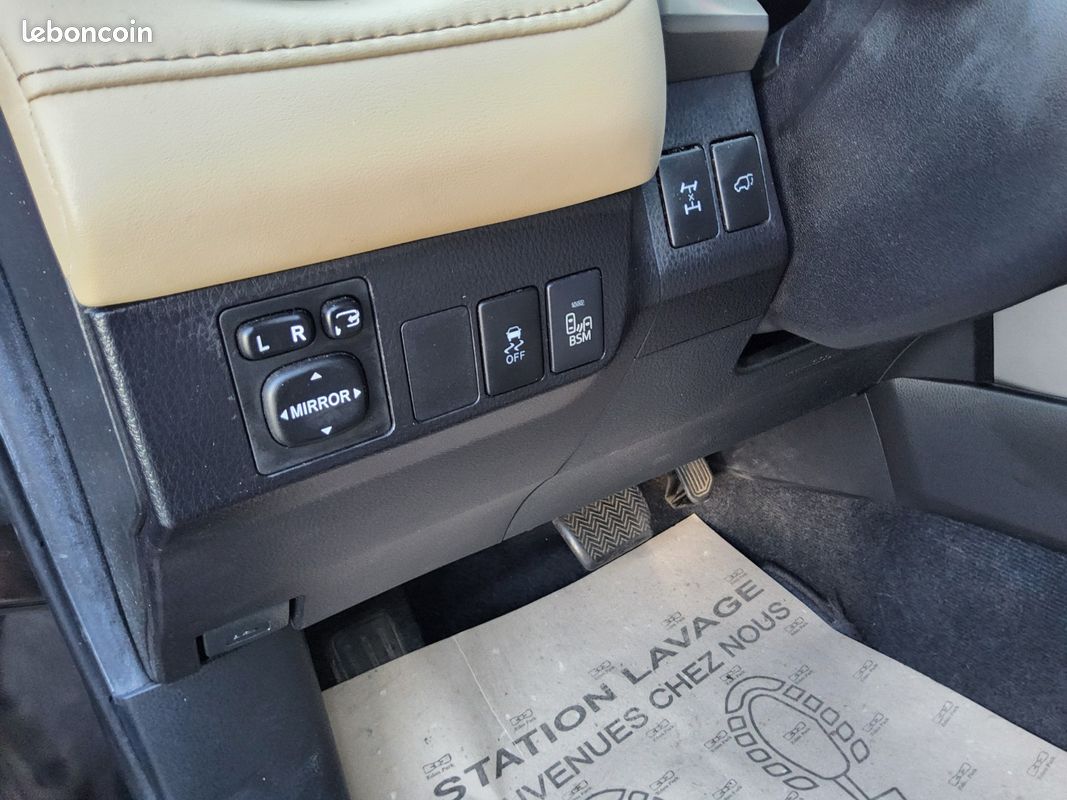 TOYOTA RAV4 150 D-CAT AWD FAP Lounge A (image 24)