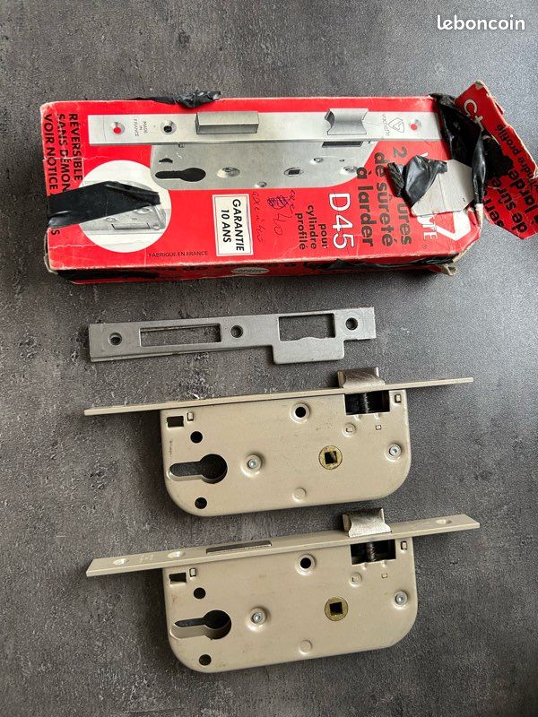 Serrure à Larder VACHETTE D45 Pour Cylindre - Axe 40 Mm, Profondeur 67 Mm - Neuf
