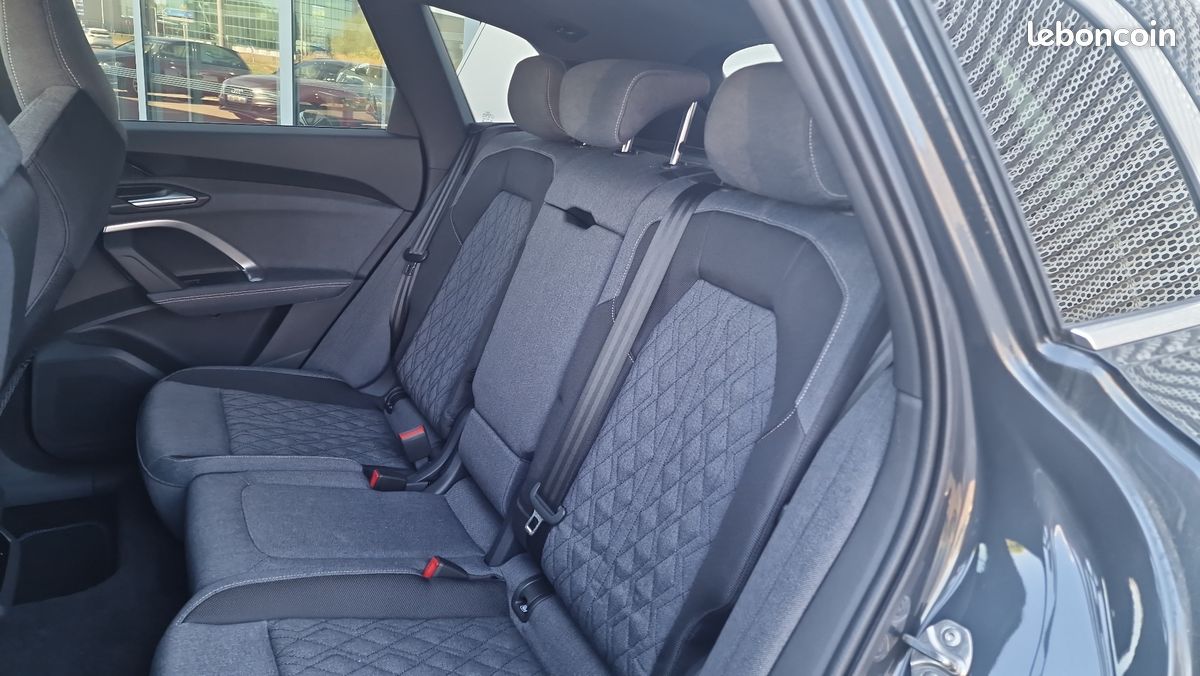 AUDI Q5 TFSI 204 ch Hybride S tronic 7 S line (image 23)