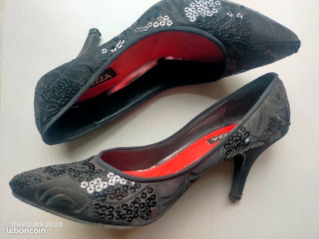 Chaussures chic talons aiguilles et paillettes noires (image 2)