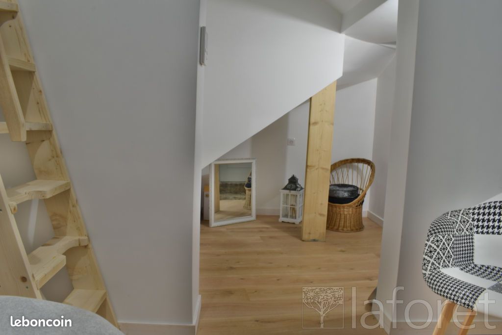 Studio 1 pièce 17 m² - Brive-la-Gaillarde 19100 (image principale 0)