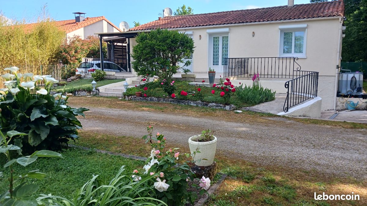 Maison 6 pièces 200 m² · à Breuillet · 200 m² · 330 000 €