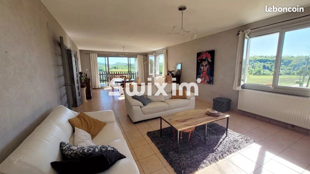 Maison 10 pièces 230 m² · à Sellières · 230 m² · 275 000 €